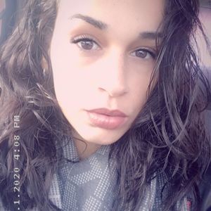 Meet your Posher, Raquel